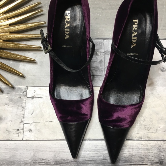 Gorgeous Prada Purple velvet Heels - Picture 3 of 8